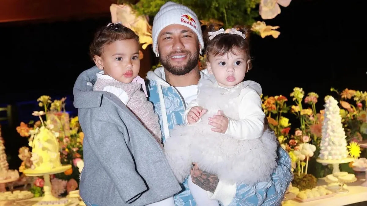 Назвав маму відьмою: Неймар епічно пожартував над своєю донькою – відео жорсткого пранку