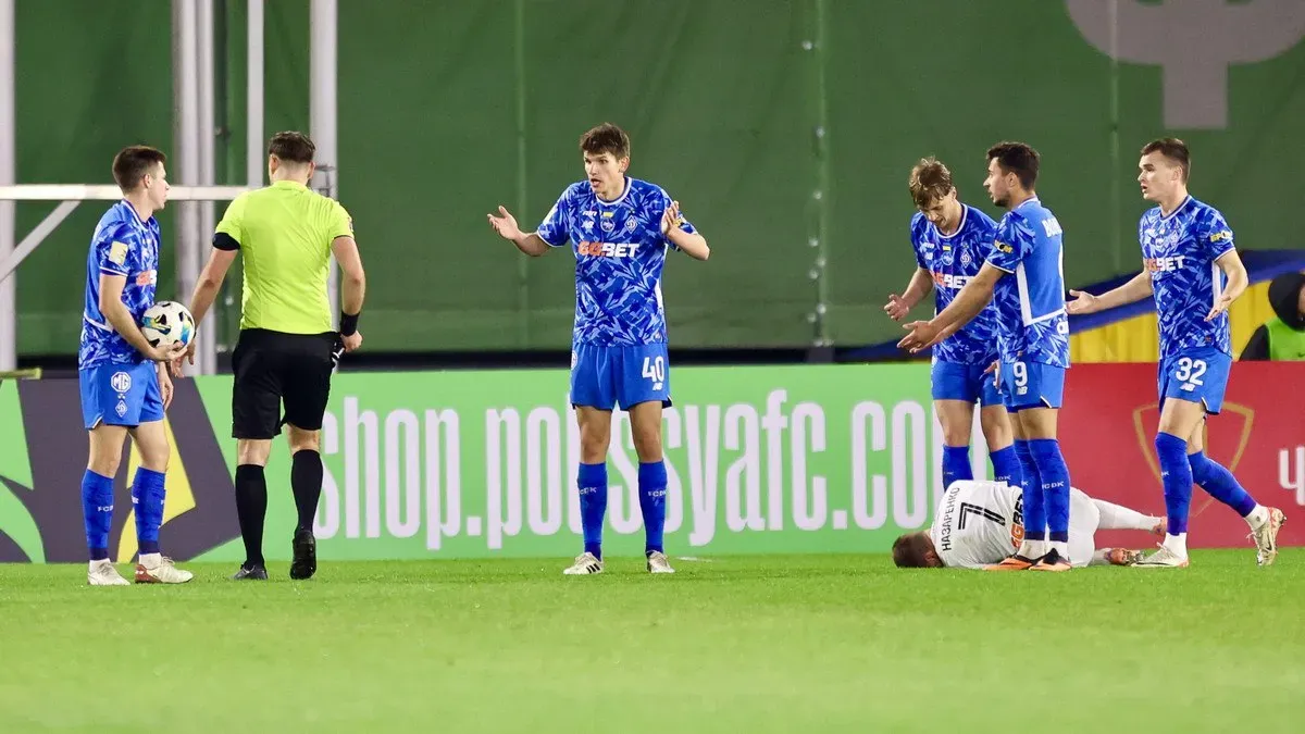 Українські арбітри на VAR з матом обговорили порушення правил гравцем Динамо: відео скандальних епізодів