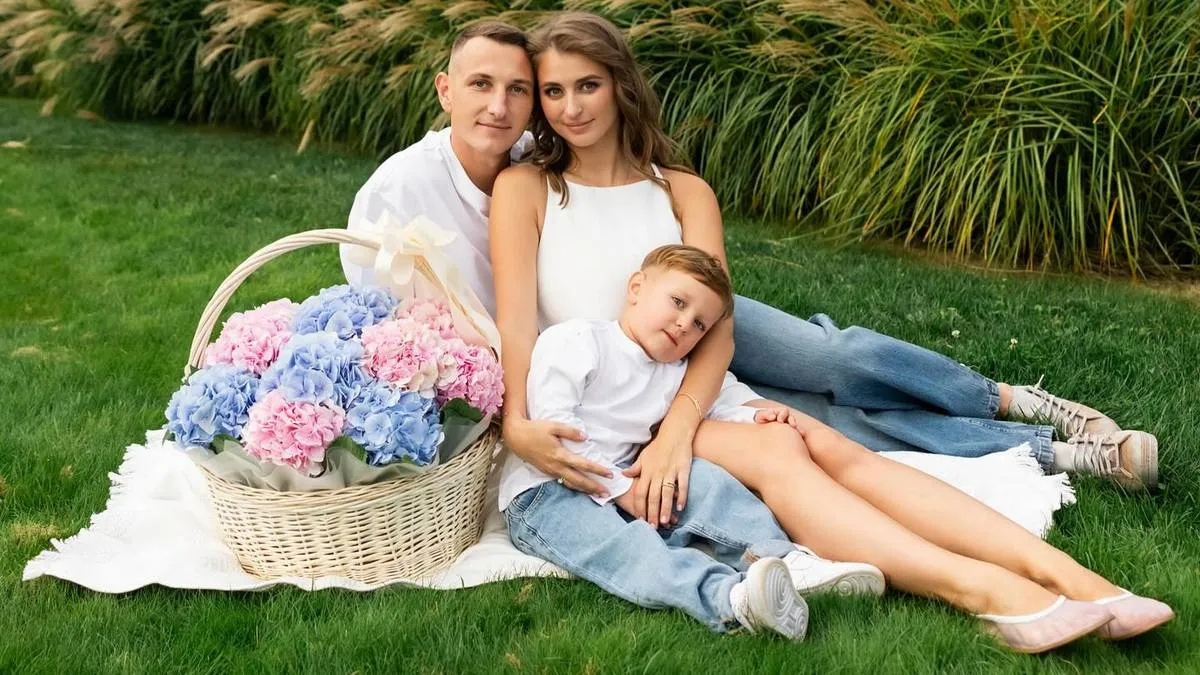 Дружини Луніна і Яремчука не промовчали: воротар збірної України повідомив радісну новину