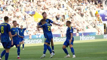 Фінські фанати заспівали відому пісню про путіна під час матчу Євро-2025 з Україною: відео виклав поляк