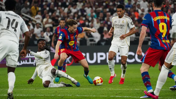 Реал та Барселона створили справжнє шоу у фіналі Суперкубка Іспанії 2026: чи зіграв Лунін та хто виграв трофей