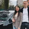 Довбик показав свою дружину в обіймах: сім’я нападника збірної України святкує річницю весілля