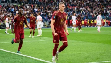 Гол Довбика підняв Рому до зони ЛЧ: команда українця обіграла Фіорентину
