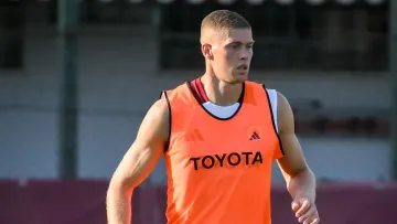 «Енергетичний день»: нападник збірної України та Роми Довбик продемонстрував, як штовхає штангу – відео