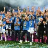 Динамо відсвяткувало чемпіонство: Суркіс із зятем і онуком, Шовковський, Ярмоленко і інші зірки – фоторепортаж
