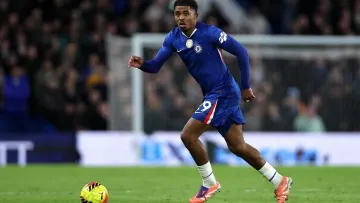 Перевершив «досягнення» Мудрика: ще один футболіст Челсі залишився без прав та зібрав десятки штрафних балів