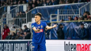 На очах у Забарного: росіянин провалив матч із ПСЖ, отримавши пряму червону картку