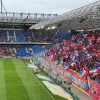«Пам’ятаємо Волинь»: фанати Легії розгорнули заборонений банер на стадіоні у Кракові під час гри з Шахтарем