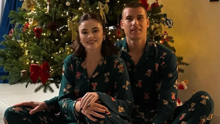 «Всіх з Різдвом»: зірки збірної України з футболу опублікували милі сімейні фото на честь свята