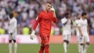 «Мене тільки похвалили»: Лунін прокоментував своє скандальне вилучення у матчі з Барселоною