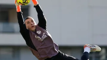 Лунін зацікавив клуб, де феєрив Шевченко: що може стати на заваді трансферу воротаря збірної України до Мілану