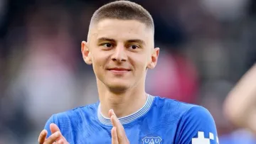 «Протягом 96 годин»: захисник збірної України Миколенко хоче покинути Евертон й перебратись до Галатасарая