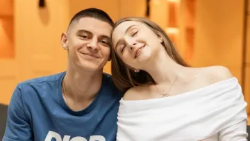 Зірка збірної України з футболу Миколенко засвітився з голою дівчиною у ванній: красномовні кадри