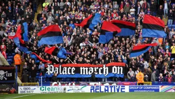 Туалетний папір зірвав початок матчу потенційних суперників Шахтаря: що відбувалось у грі Ліги конференцій