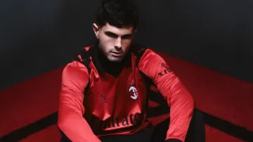 Встановив додаток і втратив дівчину: зірка футболу знову вільний на фоні чуток про роман із Сідні Свіні