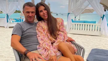 «Гарно так‎»: дружина Реброва покинула Іспанію заради уродженця Білорусі – ось що вона робила