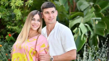 «Мій маленький смаколик»: дружина Малиновського показала милі фотографії їхнього піврічного сина