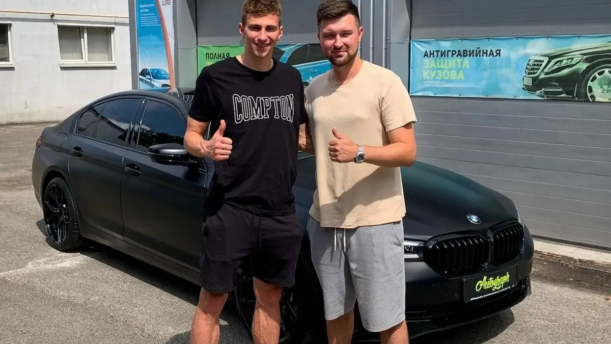 Які автомобілі в зірок ПСЖ? Забарний із його BMW M5 G30 виглядає дуже скромно