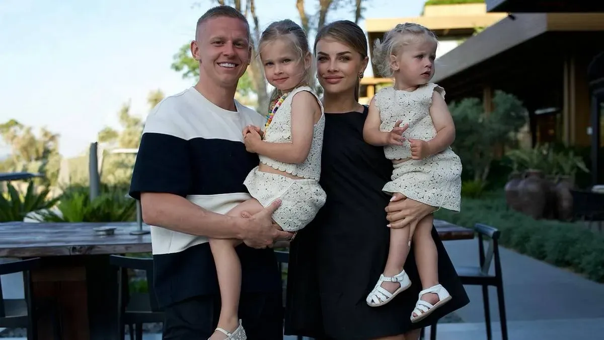 Макіяж від донечок і картинг з Владою Седан: як Зінченко живе у Нідерландах після переходу в Аякс