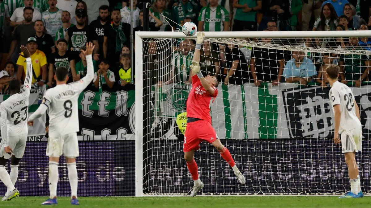 Лунін здійснив божевільний сейв у Ла Лізі, але не врятував Реал від втрати очок: відео з камери арбітра