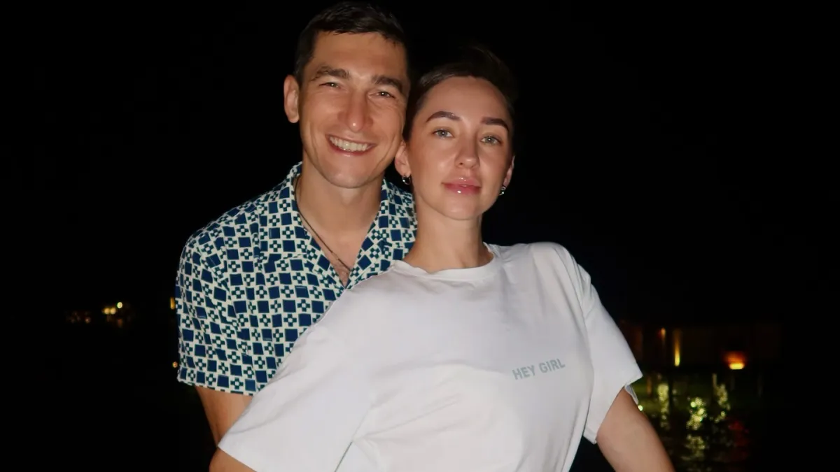 «Чоловік на носі, треба стати шоколадкою»: кохана гравця збірної України показала, як ловить «солодку» засмагу