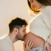 «Я так тішуся цим»: вагітна Ольга Харлан оголила животик і показала милі пінетки