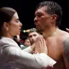 В обіймах коханої: Олександр Усик показав зворушливі фото з дружиною Катериною