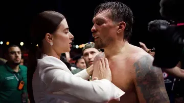 В обіймах коханої: Олександр Усик показав зворушливі фото з дружиною Катериною