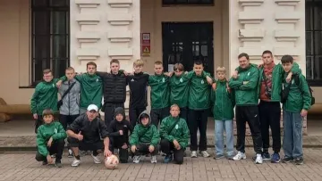 Обзивали фашистами та булили дітей: скандал на Львівщині за участі юних футболістів і нетверезих чоловіків