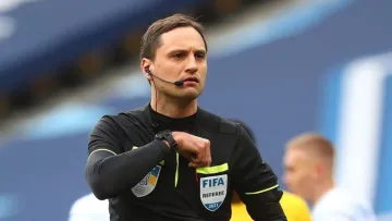 Український арбітр обслужить поєдинок чотириразових чемпіонів світу: на якому матчі працюватиме Балакін