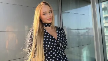 «Такий сьогодні настрій»: мережа оцінила стримані фото Дар’ї Білодід у платті в горошок