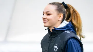 Дар'я Білодід вверху на байку привернула увагу фанатів: ефектне фото від новачка Металіста 1925