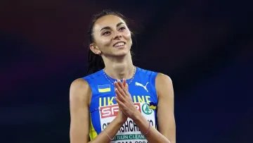 Українська призерка Олімпіади-2024 стала мамою: вона стояла на п’єдесталі разом з Ярославою Магучіх