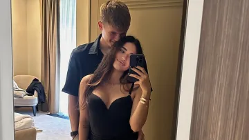 «День з моїх мрій»: український футболіст в Іспанії зробив романтичну пропозицію руки і серця своїй дівчині