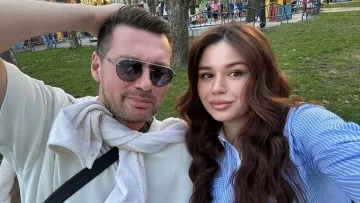 Дівчина Мілевського виклала фото із легендою Динамо: Артему не сподобалися пісня та кількість вподобайок