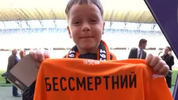 Український хлопчик став героєм вірусного відео: чемпіон України відреагував та зробив малюку подарунок