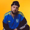 Співак MONATIK відвідав матч Динамо – Шахтар у Києві: артист виклав атмосферне відео зі стадіону