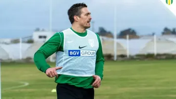 Усик зіграв матч за Полісся проти команди із легендою футболу: як себе проявив на полі боксер