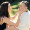 Усі троє – на одному стилі: дружина Усика показала фото зіркового боксера разом із синами