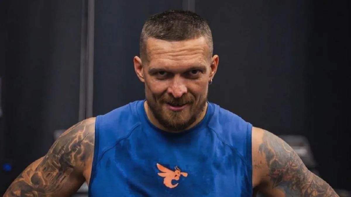 «Розпочали переговори»: промоутер Воррен повідомив, що Усик може втратити один з чемпіонських поясів без бою