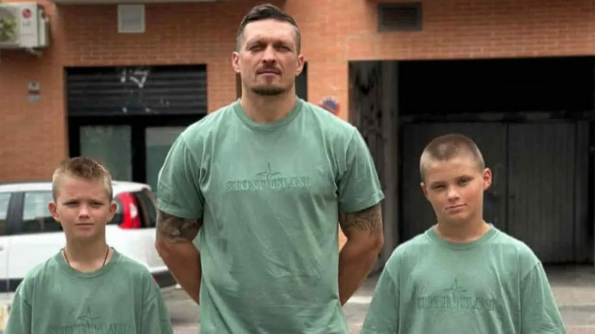 Олександр Усик показав кумедне фото з сином: у мережі хлопцю пророкують велике майбутнє