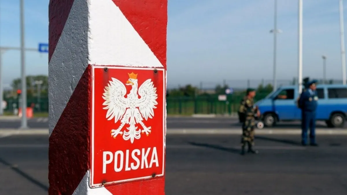 Непорозуміння при виїзді з Польщі: 62-річний українець надав прикордонникам радянський документ