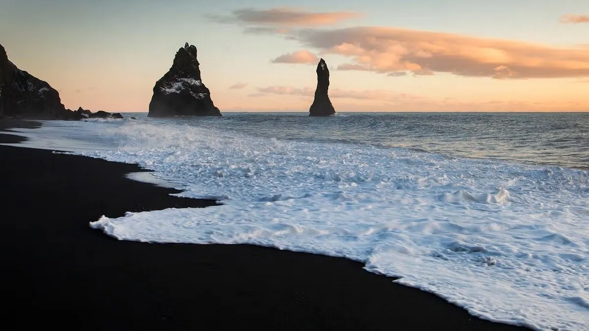 Туристична перлина Ісландії стала недоступною після потужного шторму: постраждав пляж із чорним піском
