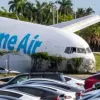 Катастрофа літака Amazon у Маямі: Boeing врізався в парковку з авто, є п'ятеро загиблих