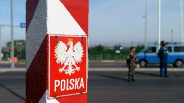 Непорозуміння при виїзді з Польщі: 62-річний українець надав прикордонникам радянський документ