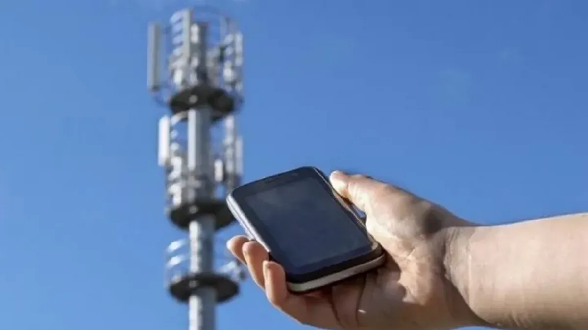 Рації, радіо, Старлінк: як завжди бути з інтернетом та зв’язком під час блекаутів 