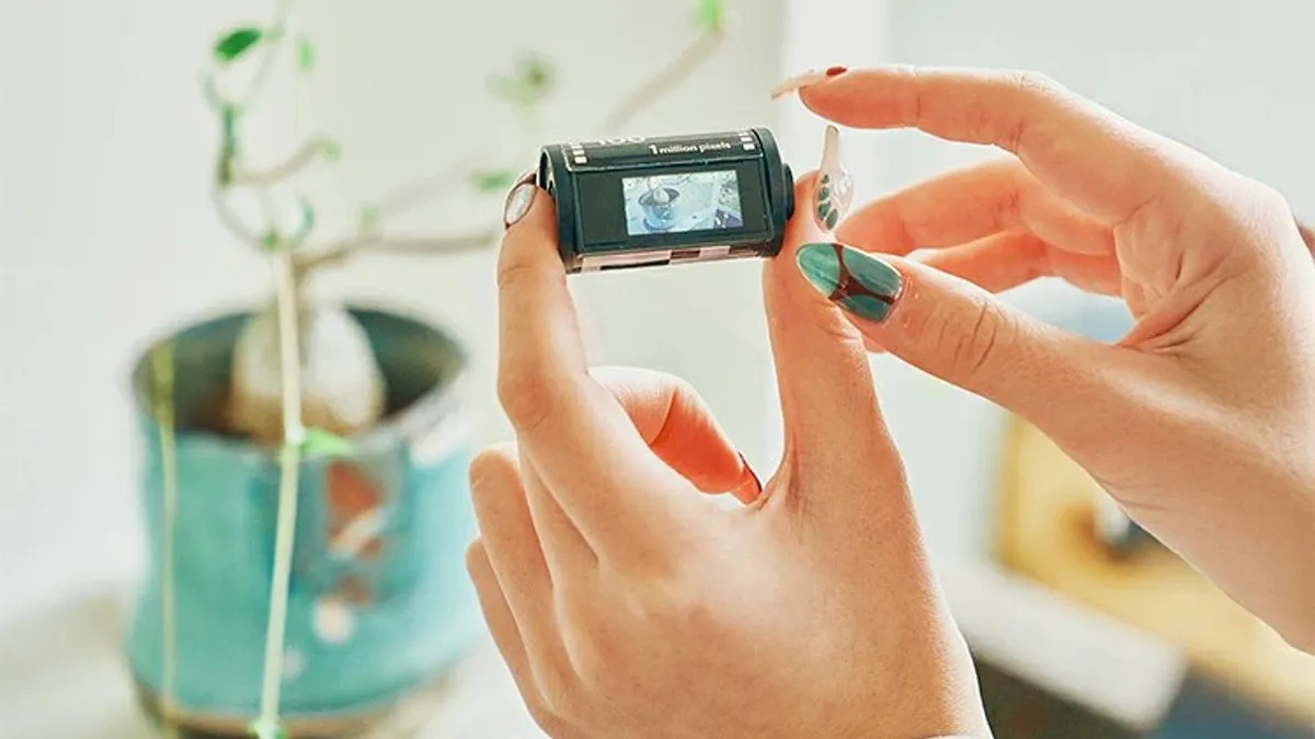 Ретро повертається: мінікамера у формі фотоплівки знімає Full HD і дивує зовнішнім виглядом – фото