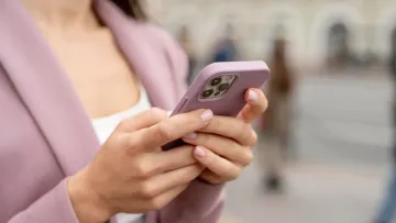 Більшість використовує їх неправильно: на що насправді здатні кнопки гучності вашого смартфона