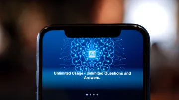Українців попередили, чим категорично не можна ділитись з ChatGPT: фахівці назвали топ-5 небезпечних тем