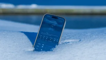 Чому iPhone вимикається на морозі і як цього уникнути: есперти назвали дієві поради